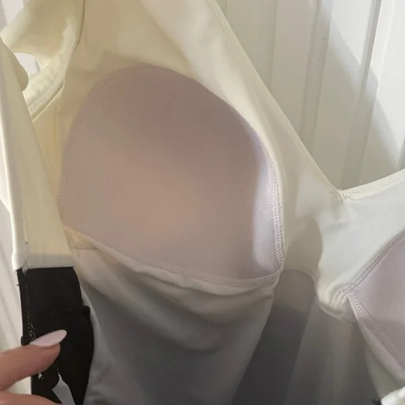 Summer salt Elegant Black and White Ruffle Swimsuit - Picture 5 of 5